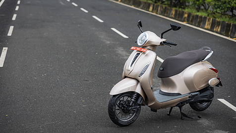 Bajaj Chetak Left Front Three Quarter Image - BikeWale