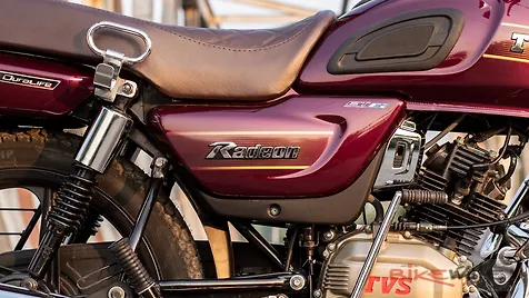 TVS Radeon Engine From Right Image - BikeWale