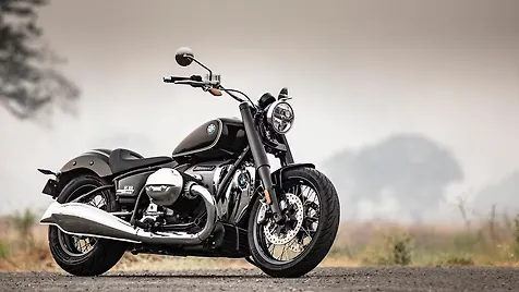 BMW R18 Right Front Three Quarter