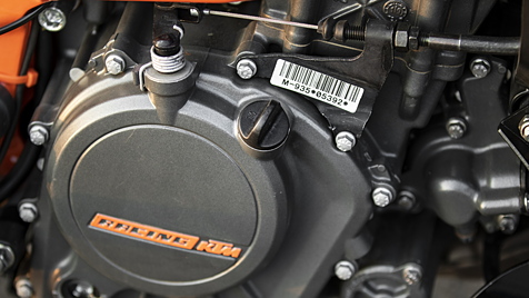 KTM 125 Duke [2021] Oil Cap/Dipstick Image - BikeWale