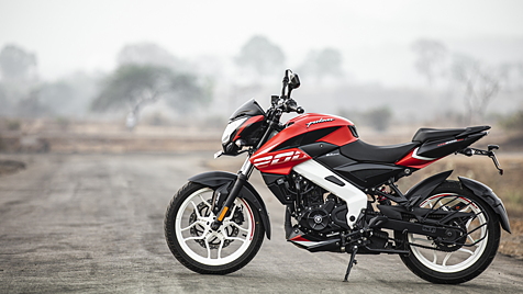 Bajaj Pulsar NS200 Left Side View Image - BikeWale