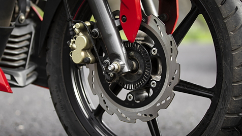 TVS Apache RTR 160 4V Front Disc Brake Image - BikeWale