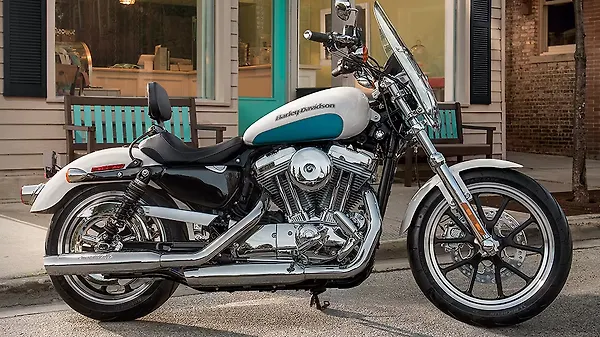 2016 Harley-Davidson SuperLow Picture Gallery - BikeWale