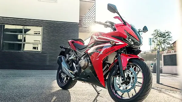 Honda unveils the 2016 CBR500R - BikeWale