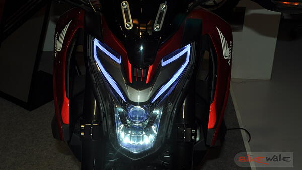 Two-wheelers with auto-headlamps to become a mandate by 2017
