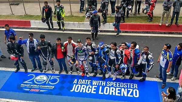 Lorenzo rides with Yamaha R3 owners at BIC