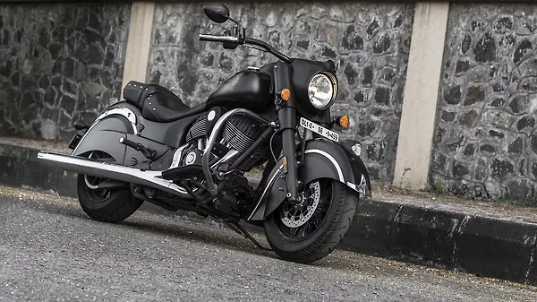 ファクト Indian Chief Dark Horse First Ride Review - BikeWale