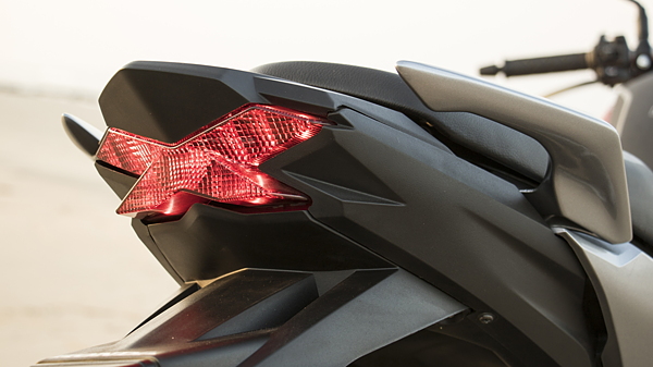 honda hornet tail light