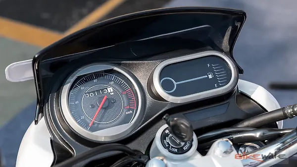 bajaj v15 indicator