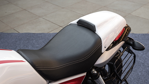 Bajaj v15 seat online cowl