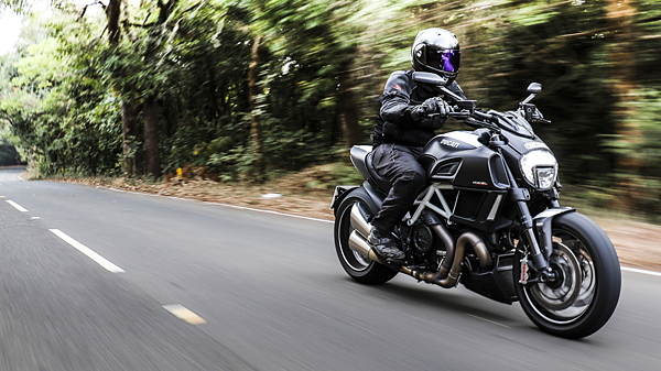 2015 diavel deals