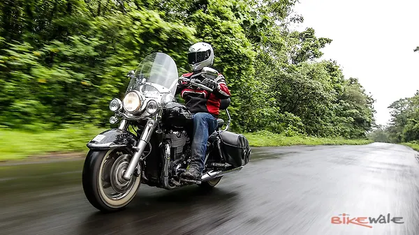 Triumph Thunderbird Lt First Ride Review Bikewale