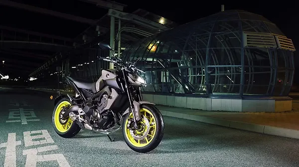 2017 Yamaha MT-09 Photo Gallery - BikeWale