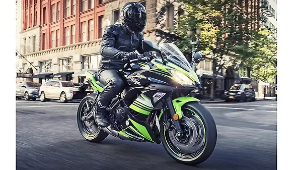 とと 2017 Kawasaki Ninja 650 Photo Gallery - BikeWale