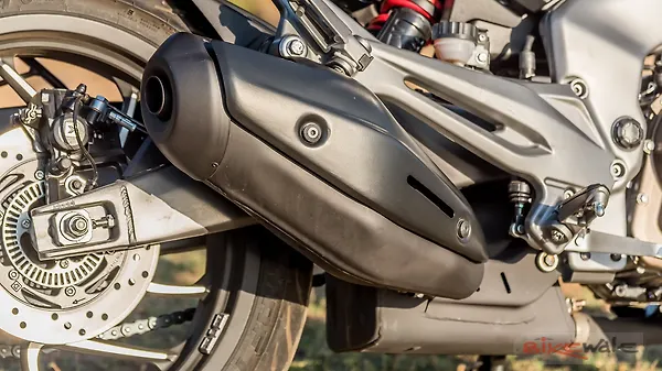 bajaj dominar 400 exhaust