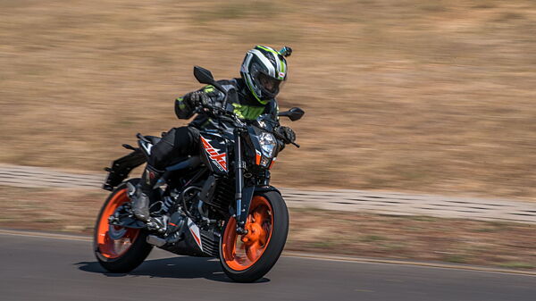 Ktm duke outlet 200 girl