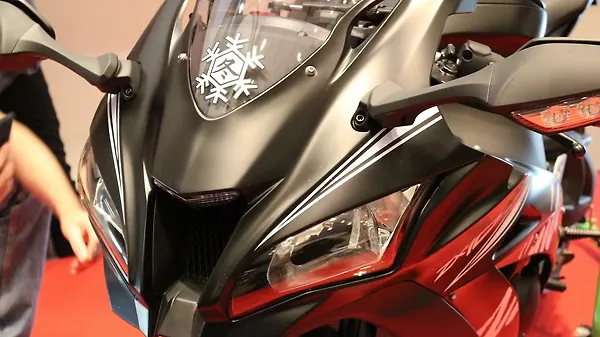 2017 Kawasaki Ninja ZX-10RR Photo Gallery - BikeWale