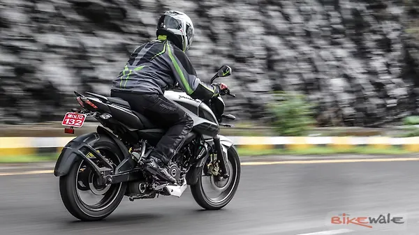 2017 Bajaj Pulsar NS200 2017 Bajaj Pulsar NS200