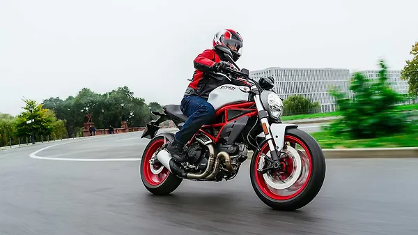 Kawasaki Z900 competition check - BikeWale