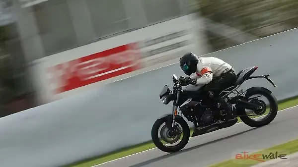 Yamaha Mt 09 Vs Triumph Street Triple Rs Vs Kawasaki Z900