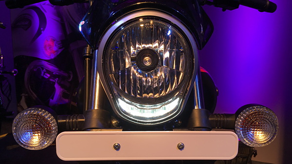 Bajaj avenger 220 cruise best sale led headlight