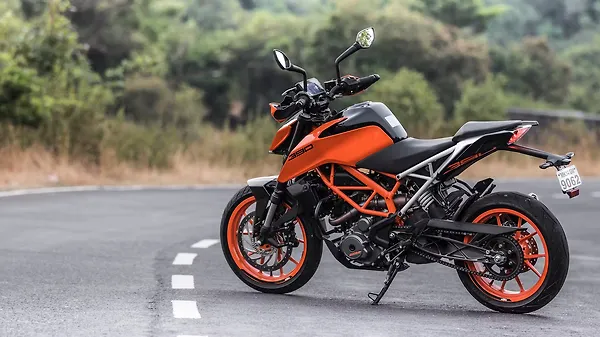 2017 KTM 390 Duke First Ride Review - BikeWale