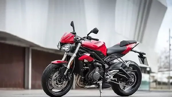 Suzuki GSX-S750 vs Kawasaki Z900 vs Triumph Street Triple
