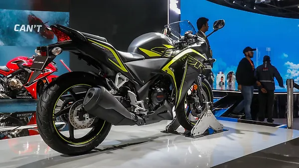 バイク cbr250r 2018 Honda CBR250RR gets new colours - BikeWale