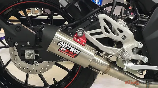 r15 v3 exhaust cover