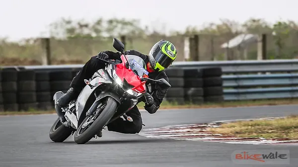 R15 Track Build 2018 BikeWale Track Day - Yamaha YZF-R15 V3.0 - BikeWale