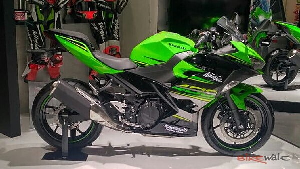 Kawasaki Ninja KTM RC 390: Competition Check -