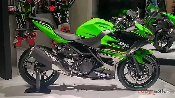 Kawasaki Ninja 400 Vs Ktm Rc 390 Competition Check Bikewale