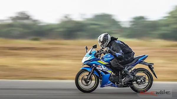2018 BikeWale Track Day- Suzuki Gixxer SF FI ABS - BikeWale