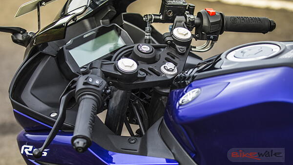 r15 v3 handlebar