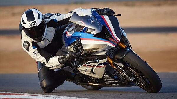 Bmw hp4 online helmet