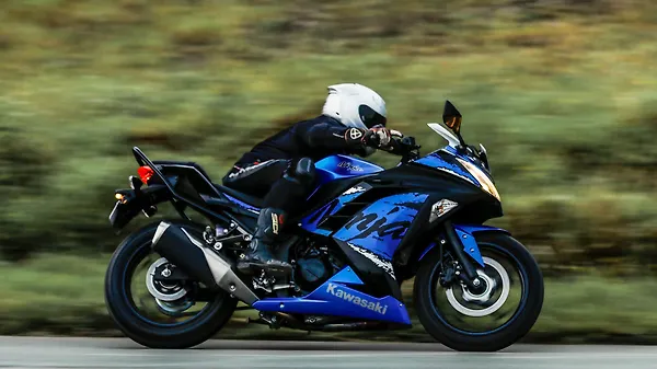 Kawasaki Ninja 300 ABS First Ride Review - BikeWale
