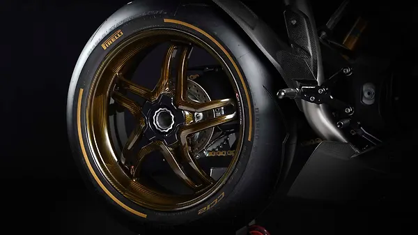 MV Agusta F4 Claudio Photo Gallery - BikeWale