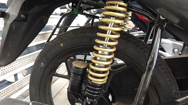 Bajaj platina 110 rear on sale shock absorber price