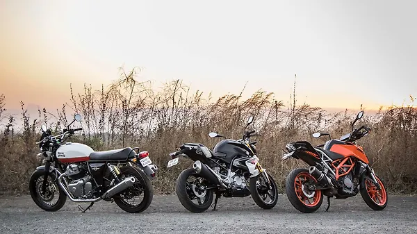 Royal-Enfield-Interceptor-vs- Royal-Enfield-Interceptor-vs-