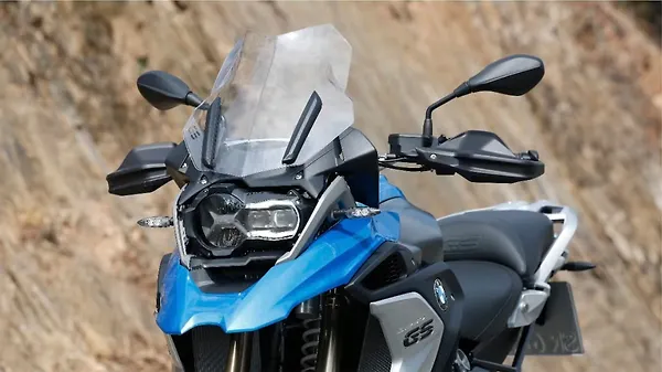 。 2023 Honda Grom MSX 125 Left Side Cover Panel Trim 83557-K26