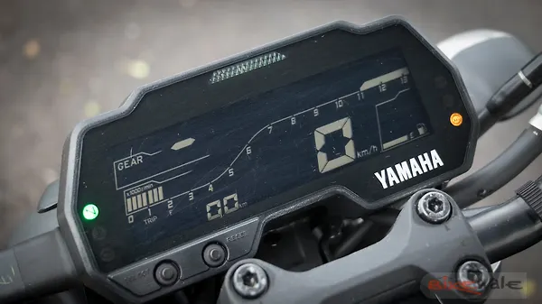 Yamaha Mt 15 Price Bs6 Mileage Images Colours Specs Bikewale