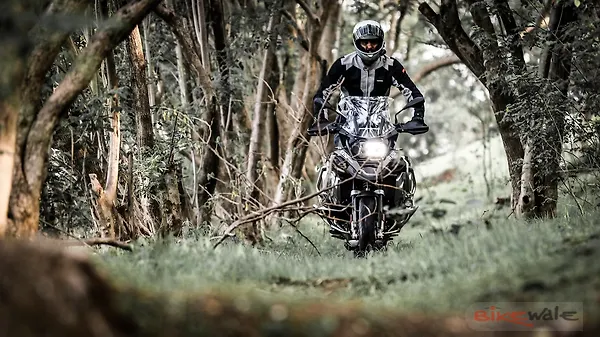 BMW R1250GS Adventure Road Test Review - BikeWale