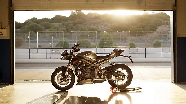2020 Triumph Street Triple RS: First Ride Review - BikeWale