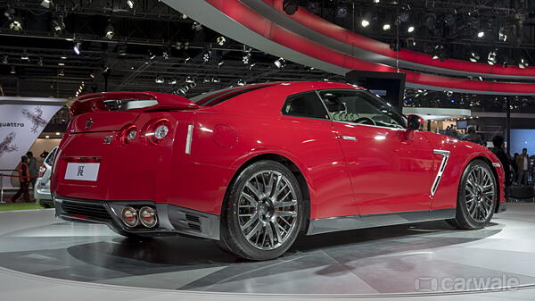 Nissan GTR Price - Images, Colors & Reviews - CarWale