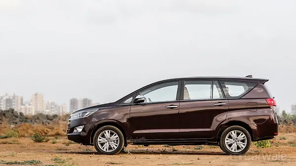Toyota Innova Crysta Road Test - CarWale