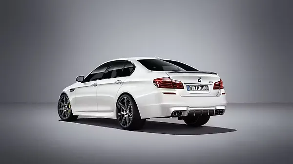BMW unveils M5 Competition Edition - CarWale