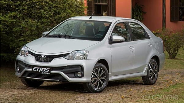 India-bound Toyota Etios facelift unveiled - CarWale