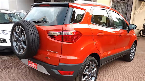 Ford EcoSport snapped with new touch screen system and alloy wheels ...