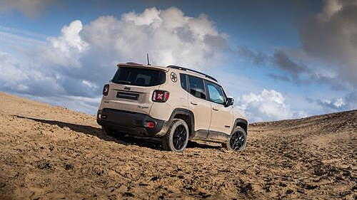 Jeep launches limited edition Renegade ‘Desert Hawk’ in UK - CarWale