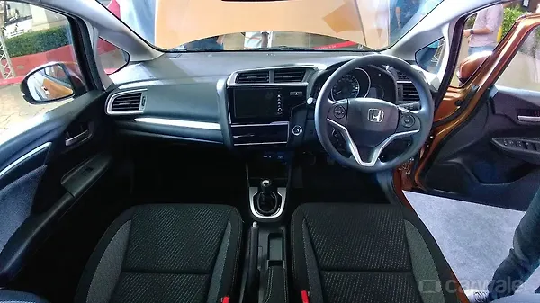 Honda WR-V Picture Gallery - CarWale